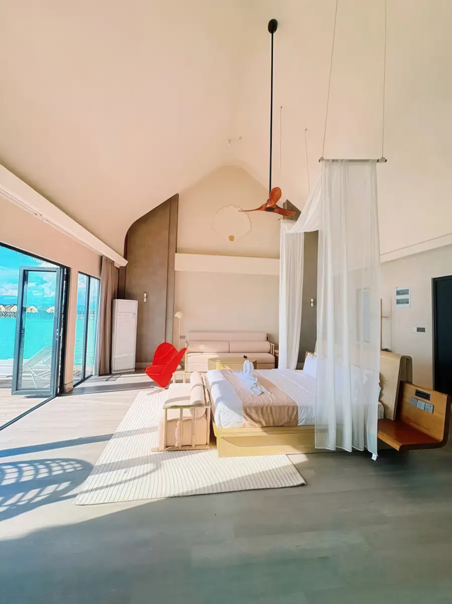 Grand overwater suite